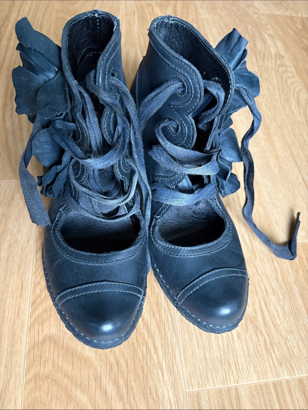 Black Lace-Up Women's Ankle Boots with Decorative Ruffles - Neosens - Leather